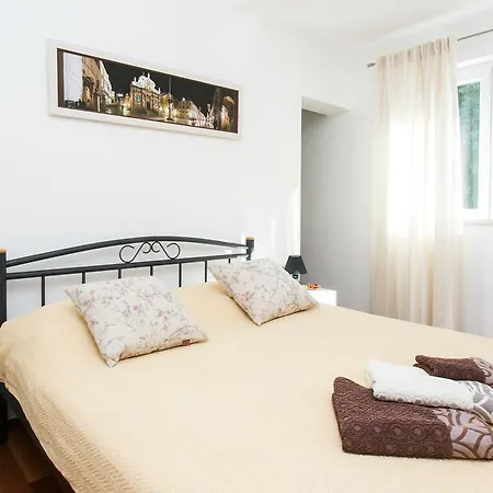 Busko Apartman *